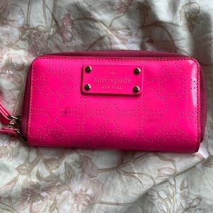HOT PINK 💓 Kate spade ♠️ wallet